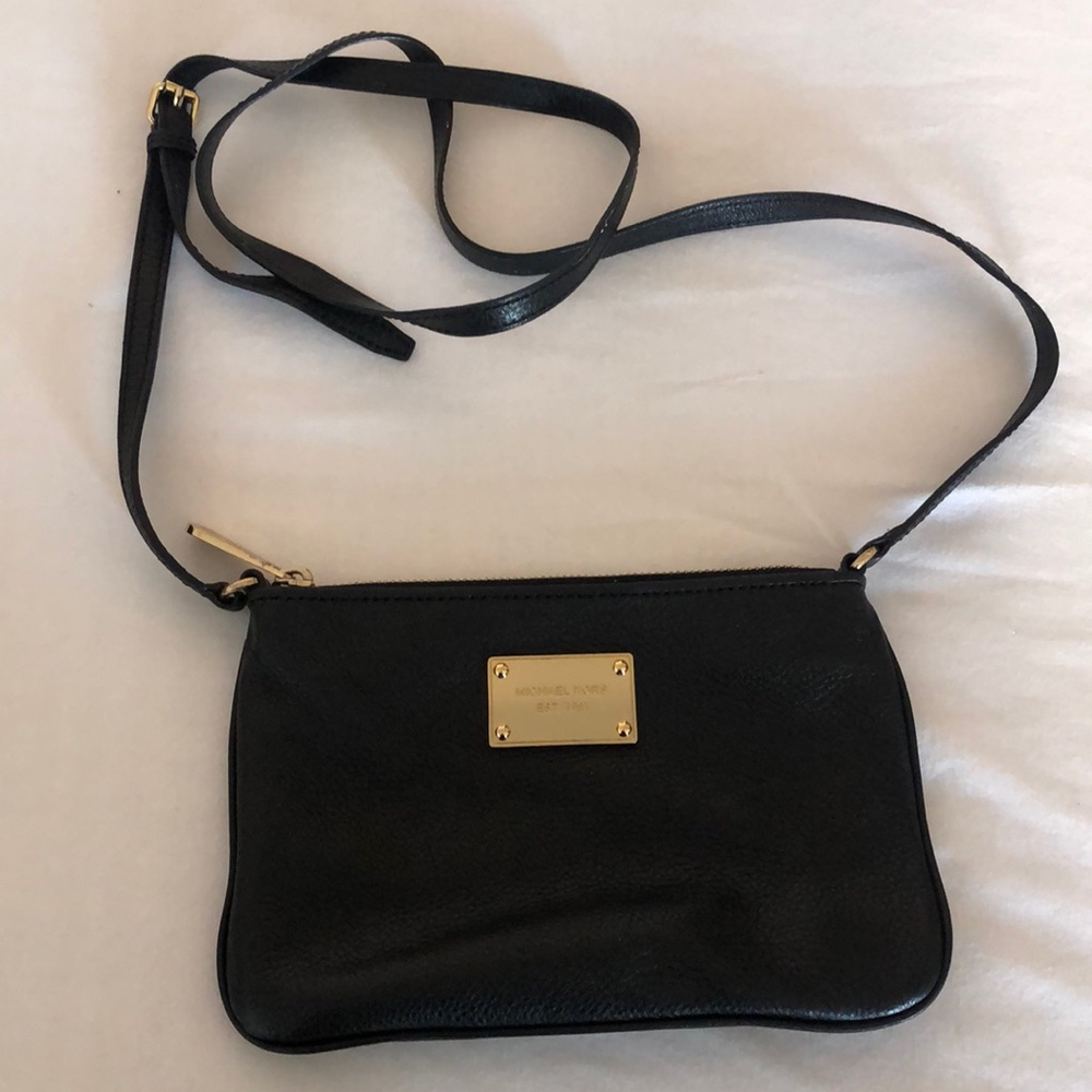 Michael Kors Crossbody Pouch
